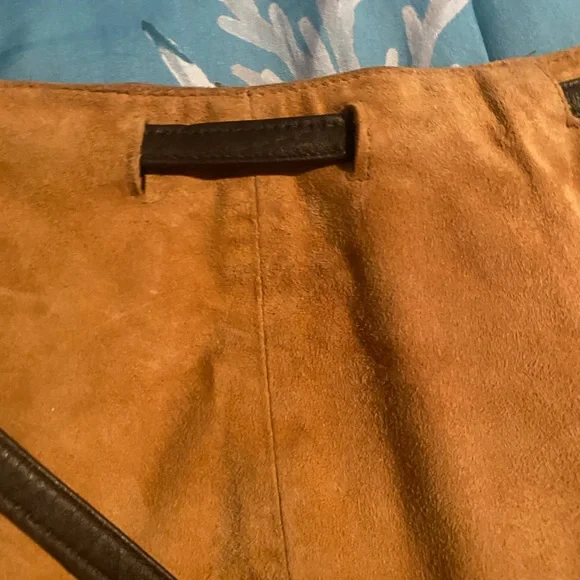 Genuine suede skirt by INC , with pockets and leather leather strip belt .. - Picture 6 of 11